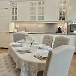 Vibrant L Stylish 2bd In Center Apartment Varna