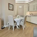 Vibrant L Stylish 2bd In Center * Varna