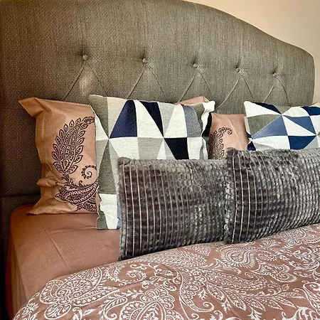 Vibrant L Stylish 2bd In Center アパート