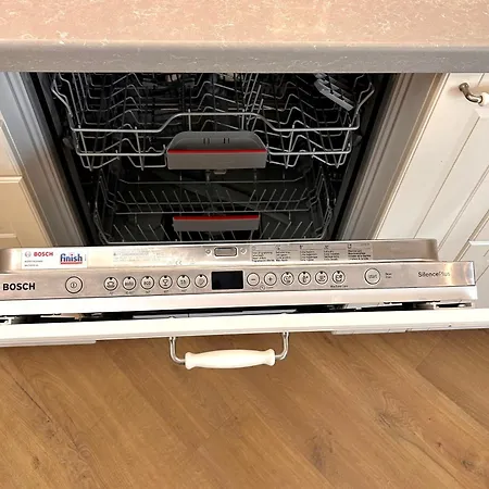 Vibrant L Stylish 2bd In Center アパート ヴァルナ