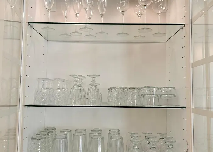 Vibrant L Stylish 2bd In Center Апартамент