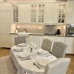 Apartment Vibrant L Stylish 2bd In Center Varna