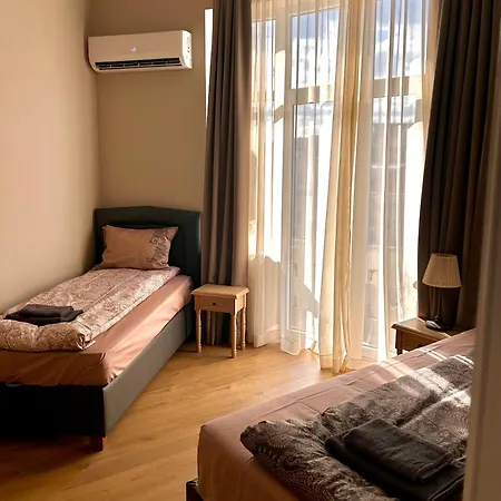 Vibrant L Stylish 2bd In Center * וארנה