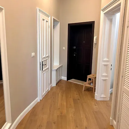 Vibrant L Stylish 2bd In Center וארנה