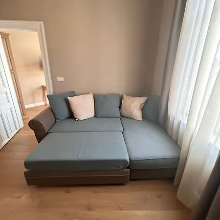 Vibrant L Stylish 2bd In Center דירה