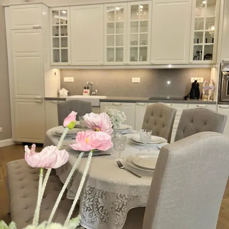 아파트 Vibrant L Stylish 2bd In Center