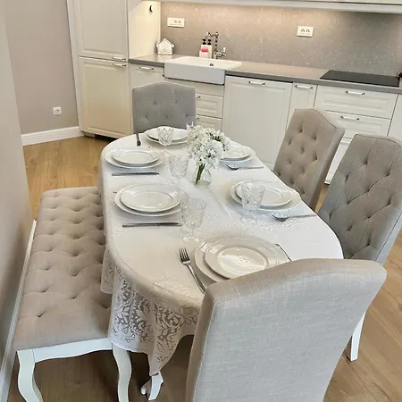 Vibrant L Stylish 2bd In Center 아파트 *