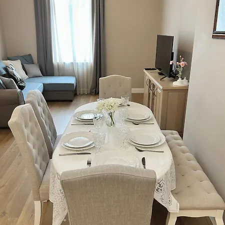 아파트 Vibrant L Stylish 2bd In Center