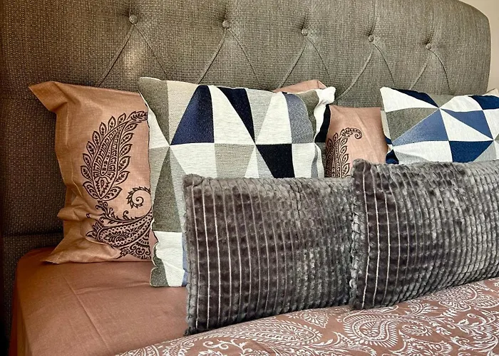 Vibrant L Stylish 2bd In Center شقة